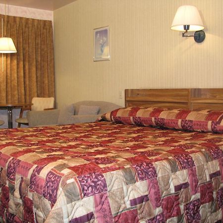 Motel St Moritz แซ็ง-อากาท-เด-มง ภายนอก รูปภาพ